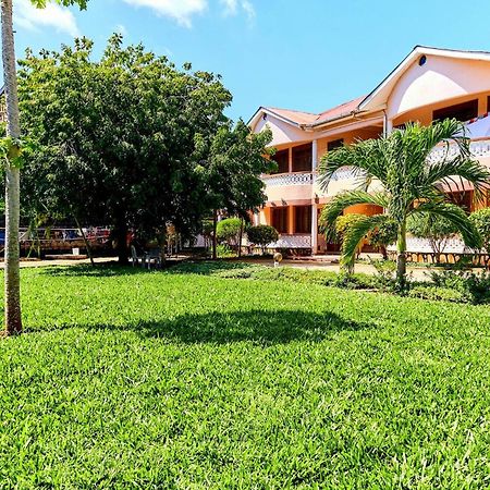 Diani Beach Gold Apartments Buitenkant foto